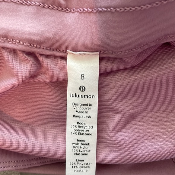 Lululemon size 8 pink tracker shorts - Picture 4 of 4